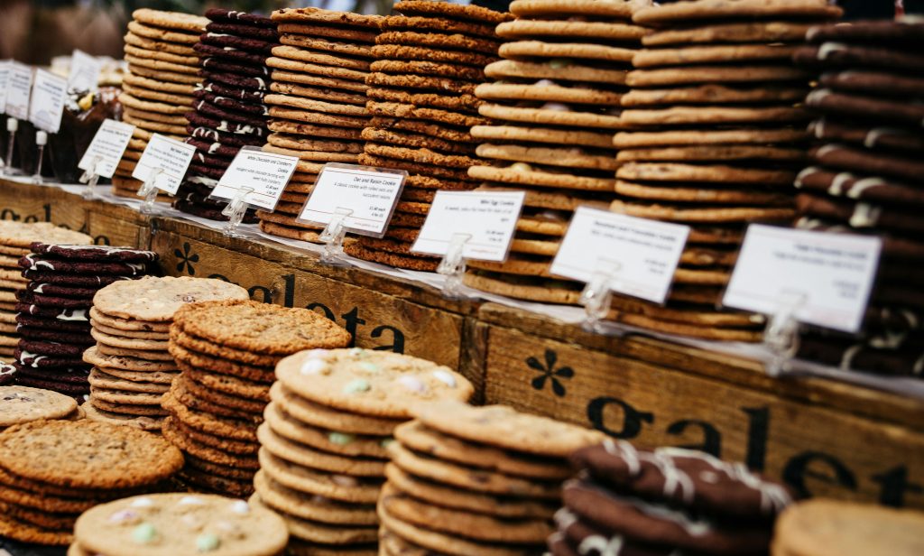 Des biscuits artisanaux sur un étale